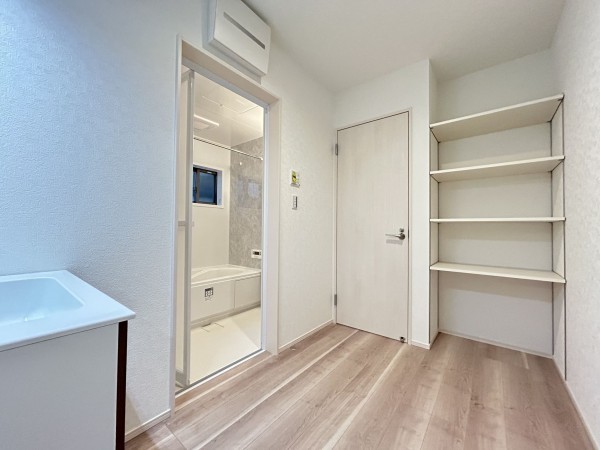 豊田市寺部町、新築一戸建ての洗面画像です