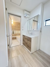 豊田市明和町、新築一戸建ての洗面画像です