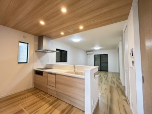 豊田市明和町、新築一戸建てのキッチン画像です