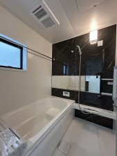豊田市明和町、新築一戸建ての風呂画像です