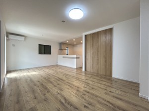 豊田市明和町、新築一戸建ての居間画像です