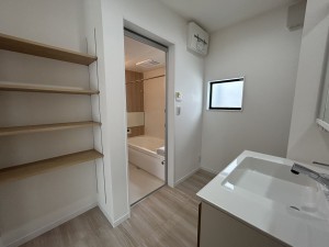 豊田市明和町、新築一戸建ての洗面画像です