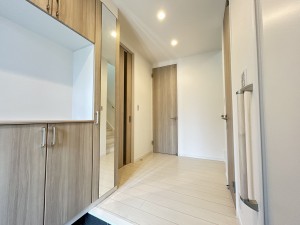 豊田市明和町、新築一戸建ての玄関画像です