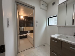 豊田市明和町、新築一戸建ての洗面画像です