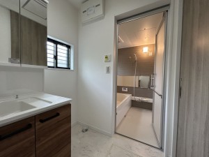 豊田市明和町、新築一戸建ての洗面画像です