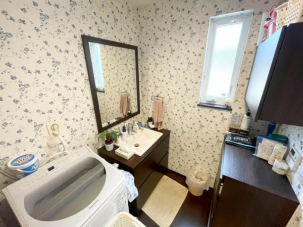 豊田市宝町、中古一戸建ての洗面画像です