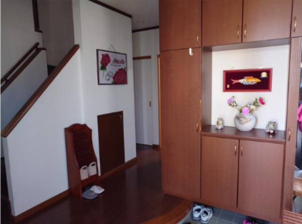 豊田市京町、中古一戸建ての玄関画像です