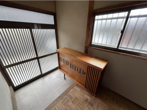 豊田市秋葉町、中古一戸建ての玄関画像です