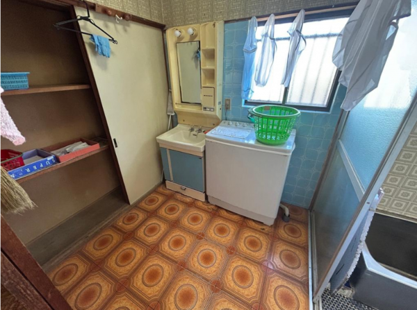 豊田市秋葉町、中古一戸建ての洗面画像です