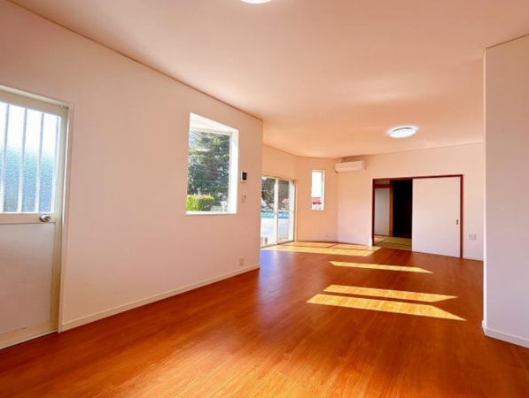 豊田市平山町、中古一戸建ての居間画像です