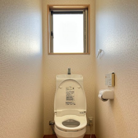 豊田市西広瀬町、中古一戸建てのトイレ画像です