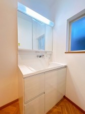 豊田市大林町、中古一戸建ての洗面画像です