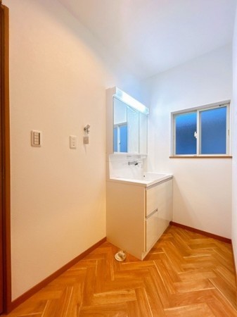 豊田市大林町、中古一戸建ての洗面画像です