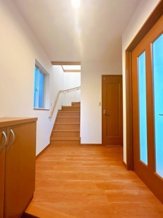 豊田市大林町、中古一戸建ての玄関画像です