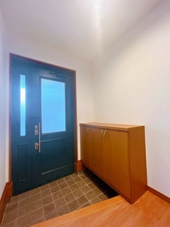 豊田市大林町、中古一戸建ての玄関画像です