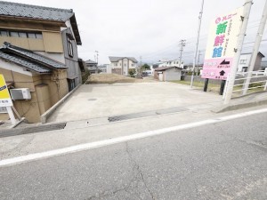 福井市舟橋町、土地の前面道路を含む現地写真画像です