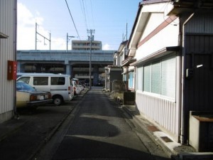 福井市志比口、土地の前面道路を含む現地写真画像です