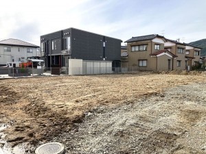 福井市三郎丸、土地の前面道路を含む現地写真画像です