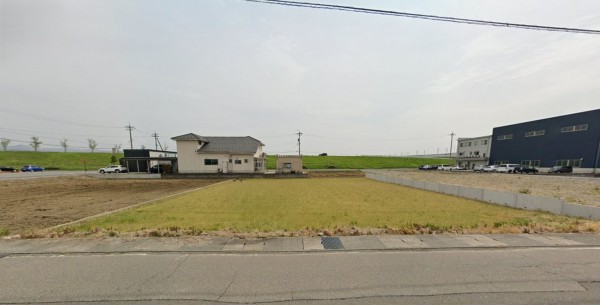 福井市上野本町、土地の前面道路を含む現地写真画像です