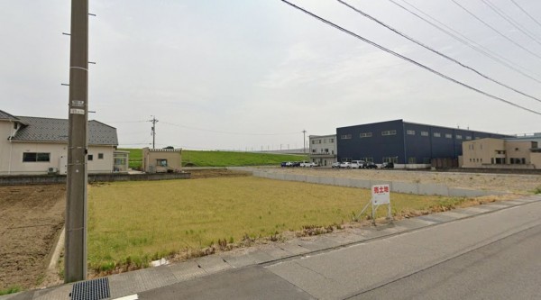 福井市上野本町、土地の前面道路を含む現地写真画像です