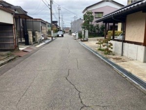 福井市寺前町、土地の前面道路を含む現地写真画像です