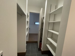 福井市上野本町、新築一戸建ての玄関画像です