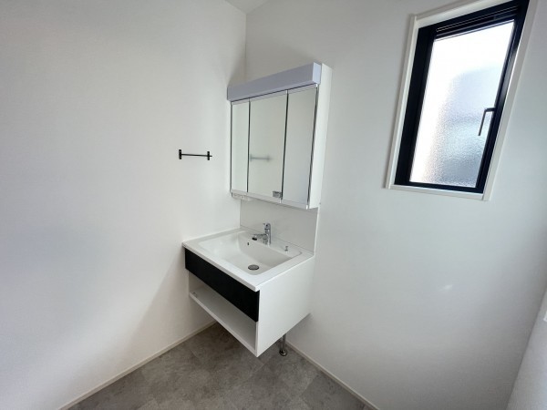 福井市上野本町、新築一戸建ての洗面画像です