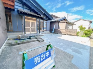 福井市灯明寺町、中古一戸建ての外観画像です