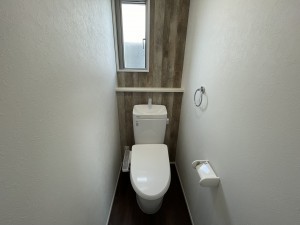 福井市舟橋黒竜、中古一戸建てのトイレ画像です