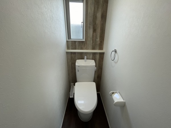 福井市舟橋黒竜、中古一戸建てのトイレ画像です