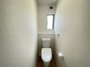 福井市舟橋黒竜、中古一戸建てのトイレ画像です