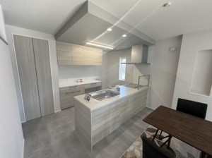 福井市石盛、新築一戸建てのキッチン画像です