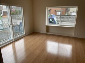 福井市灯明寺、中古一戸建ての居間画像です