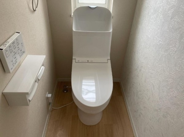 福井市灯明寺、中古一戸建てのトイレ画像です
