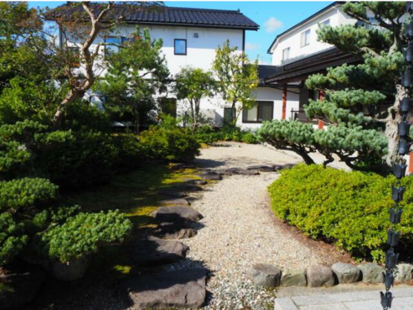 福井市和田中、中古一戸建ての外観画像です