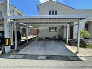福井市新田塚、中古一戸建ての駐車場画像です