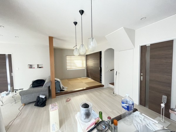 福井市新田塚、中古一戸建ての居間画像です