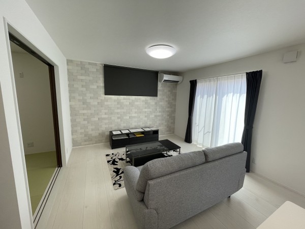 坂井市春江町中筋三ツ屋、中古一戸建ての居間画像です