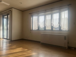 坂井市丸岡町猪爪、中古一戸建ての居間画像です