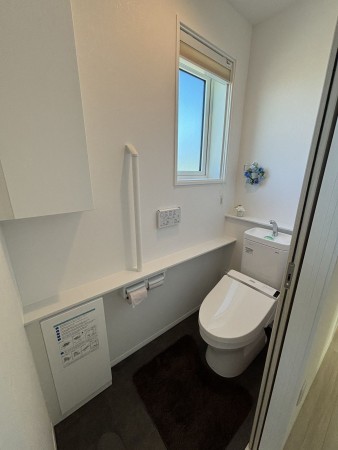 坂井市春江町沖布目、中古一戸建てのトイレ画像です