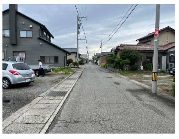 坂井市春江町江留上大和、新築一戸建ての前面道路を含む現地写真画像です