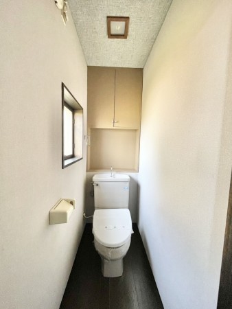 坂井市春江町境、中古一戸建てのトイレ画像です