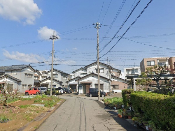 福井市三郎丸、土地の前面道路を含む現地写真画像です