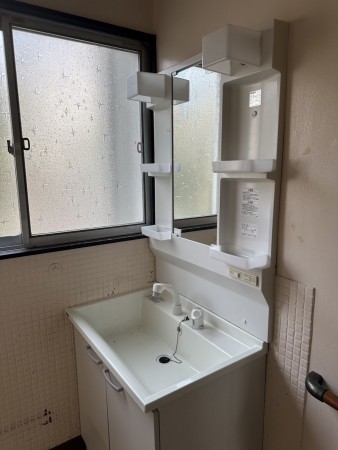 福井市八ツ島町、中古一戸建ての洗面画像です