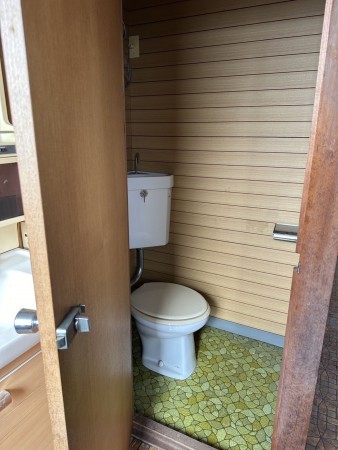 福井市八ツ島町、中古一戸建てのトイレ画像です