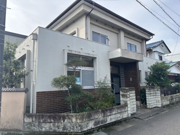 福井市八ツ島町、中古一戸建ての外観画像です