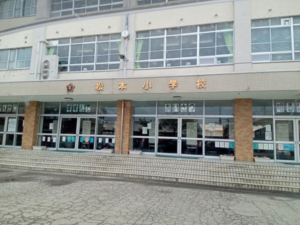 福井市高木町、中古一戸建ての小学校画像です