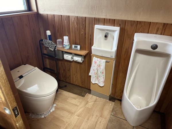 福井市白方町、中古一戸建てのトイレ画像です