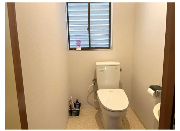 福井市灯明寺町、中古一戸建てのトイレ画像です