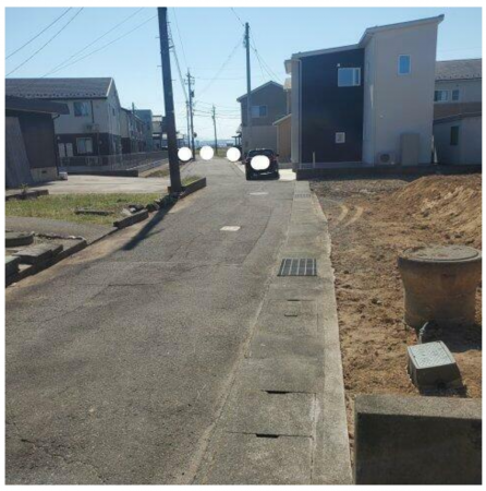 坂井市春江町西太郎丸、土地の前面道路を含む現地写真画像です